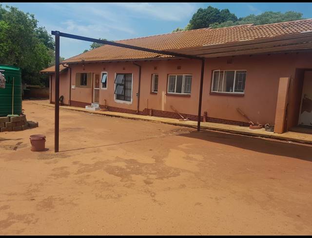 3 BEDROOM HOUSE FOR SALE IN GEELHOUTPARK